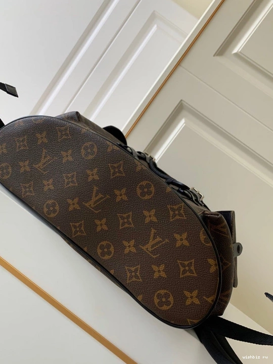 WIS VUITTON LOUIS CHRISTOPHER BACKPACK 0225